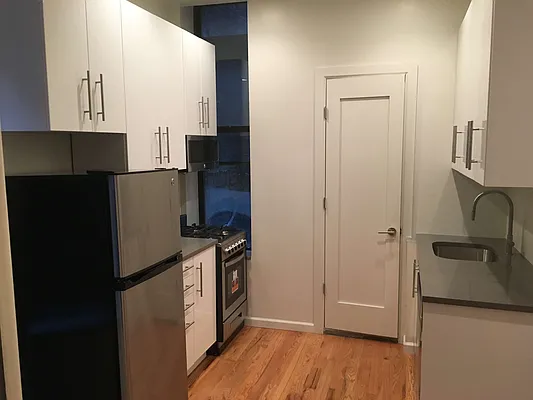 Rented by Avenues Real Estate | media 11