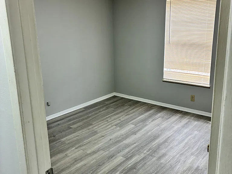6809 Adrian Rd #B — Photo 11