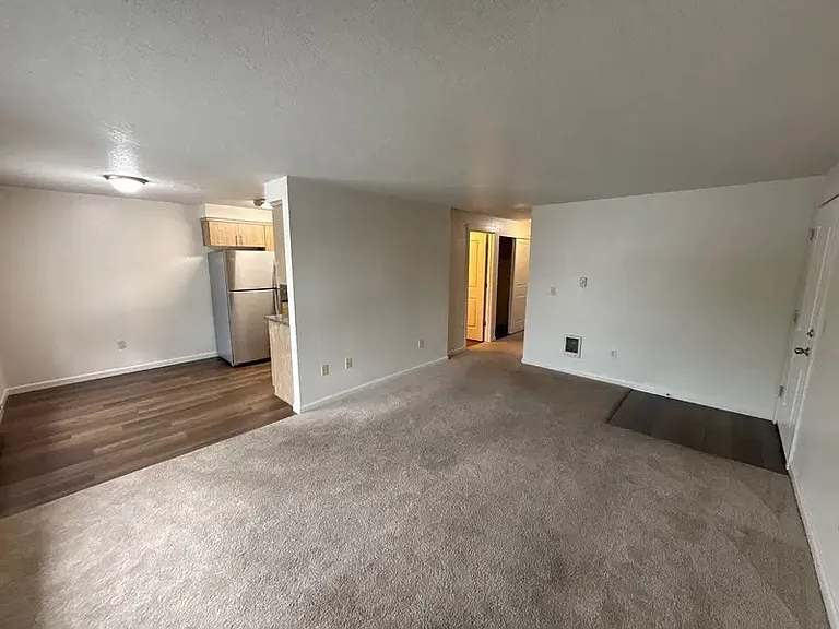 907 Bryan Ct #4 — Photo 3