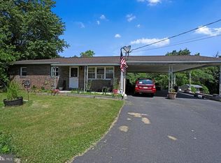 1684 Mount Hope Ave, Pottsville, PA 17901