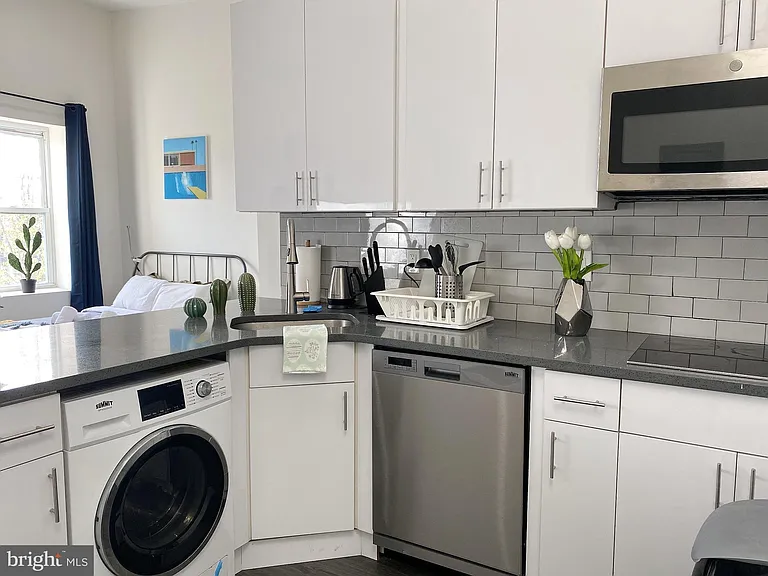 1725 Bainbridge St #3F — Photo 14