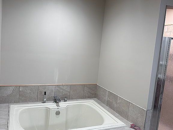 2nd image of 4020 Erie St