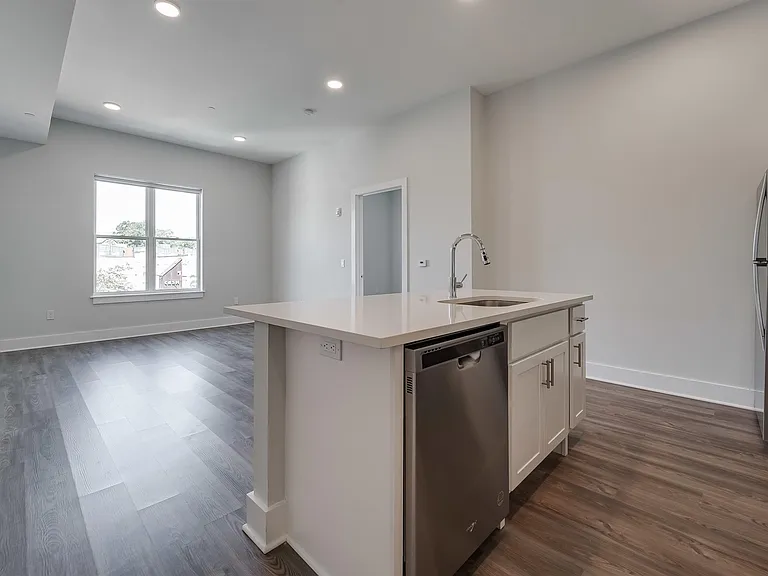 660 Grand St #314 — Photo 4