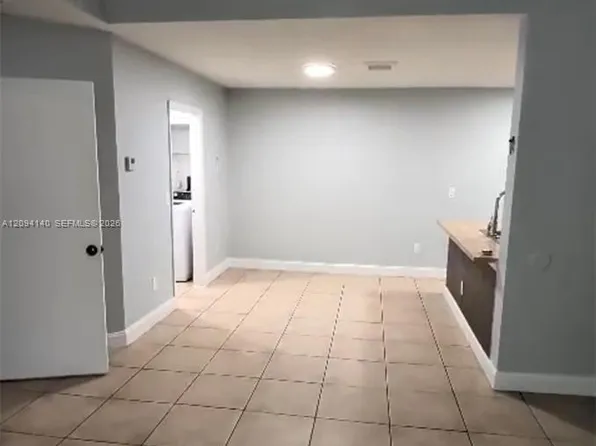 18314 NW 68th Ave APT O, Hialeah, FL 33015