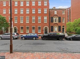 238 S 8th St