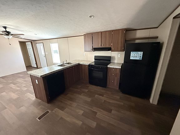 4th image of 800 N Parker Rd #7