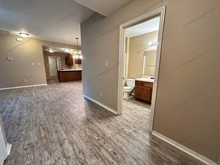 4806 Park Ave — Photo 9