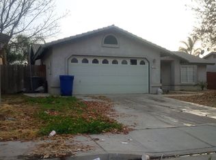 318 Camino Real Dr, Delano, CA 93215
