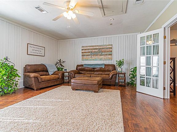 5th image of 425 W Juniper Dr