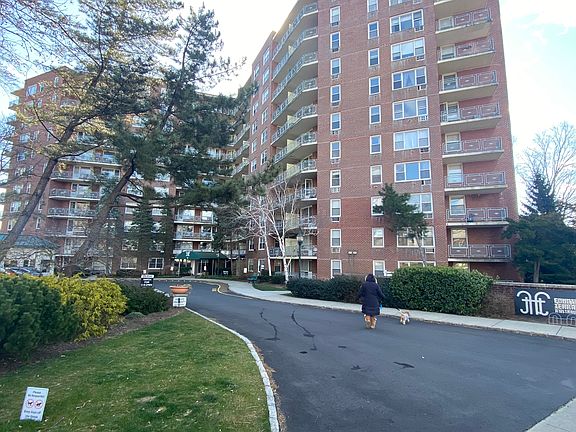 2nd image of 71 Strawberry Hill Ave #604