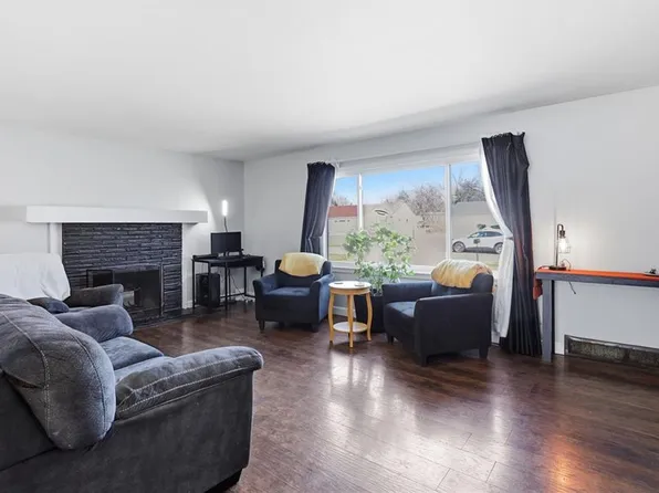 511 E 92nd St, Kansas City, MO 64131