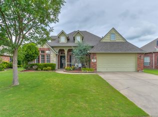 805 S 74th St, Broken Arrow, OK 74014