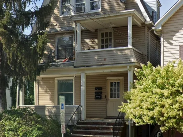 307 W Clay Ave, Roselle Park, NJ 07204