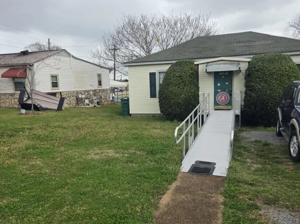 1416 Robertson Blvd, Sheffield, AL 35660