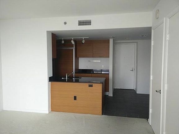 3rd image of 50 Biscayne Blvd #501805