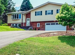3919 Griffin Rd, Syracuse, NY 13215