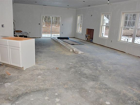 3rd image of 8 B Fairway Dr #8B