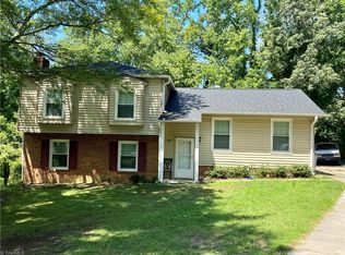 800 Chatfield Dr, Jamestown, NC 27282