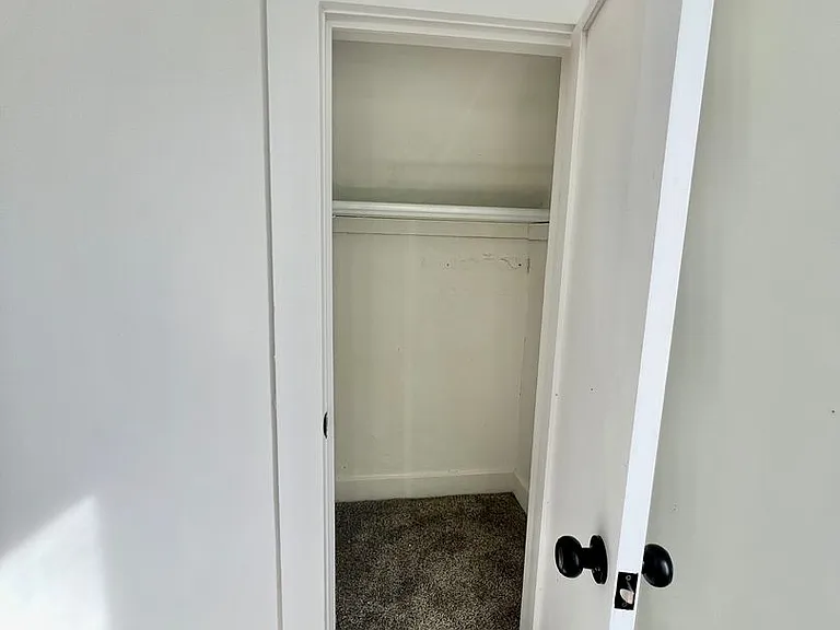 416 Henry St — Photo 38
