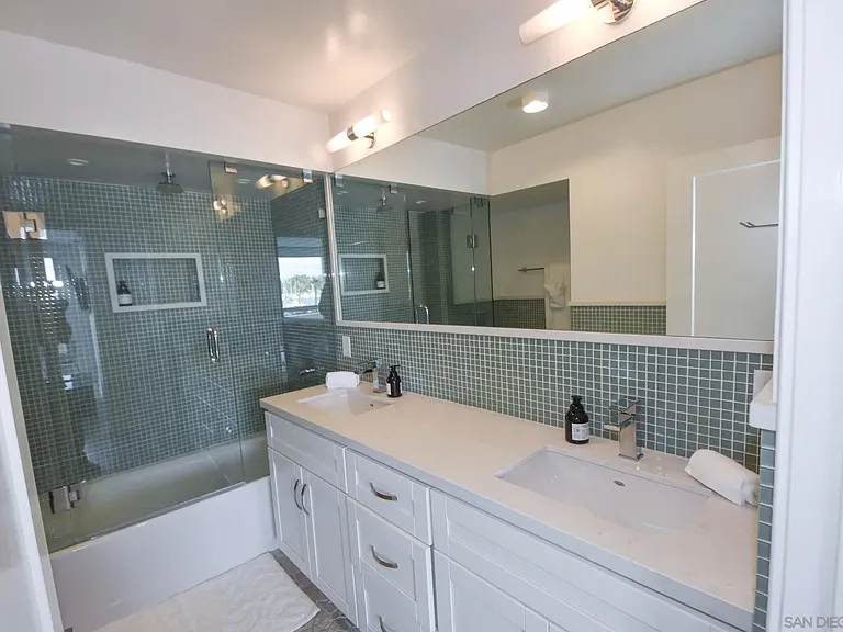 1710 Avenida Del Mundo #108 — Photo 11