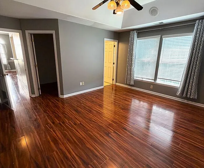 900 Gretna Green Dr — Photo 7