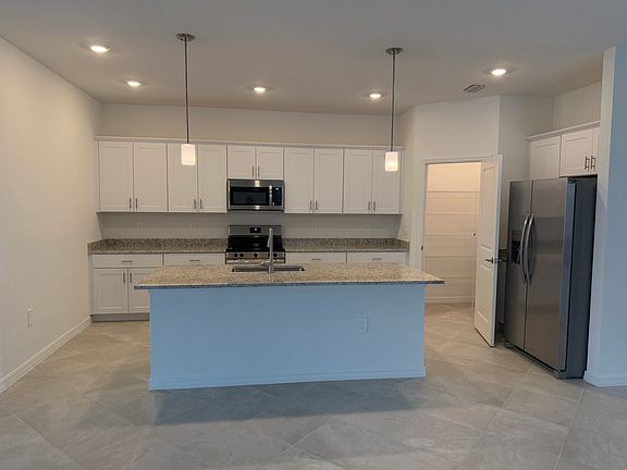 4th image of 1500 Saddlewood Cir