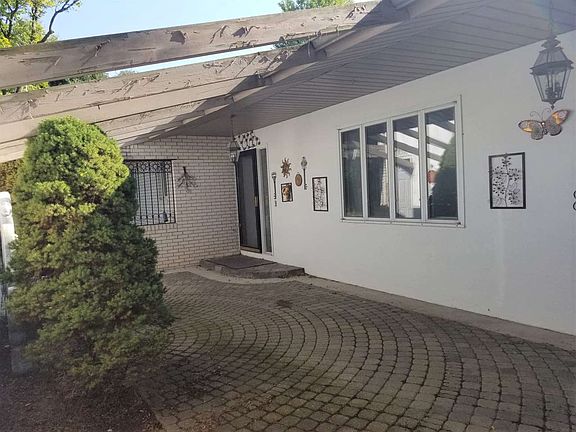 5th image of 2511 Warwick Ct