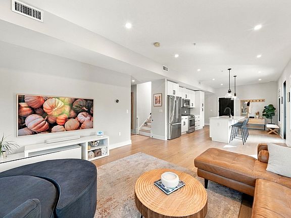 3rd image of 37 Horace St #301