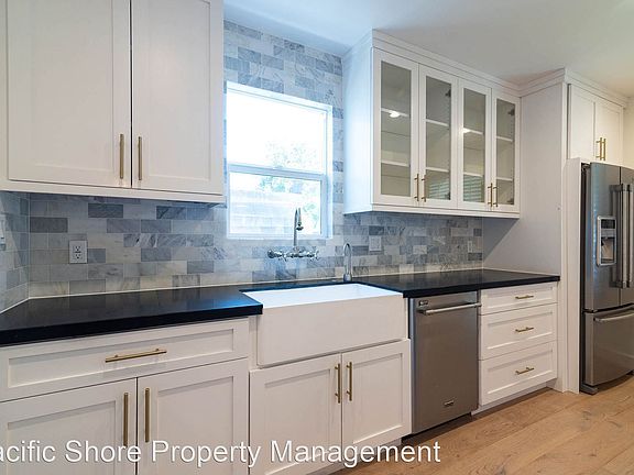 4th image of 2758 S Westgate Ave