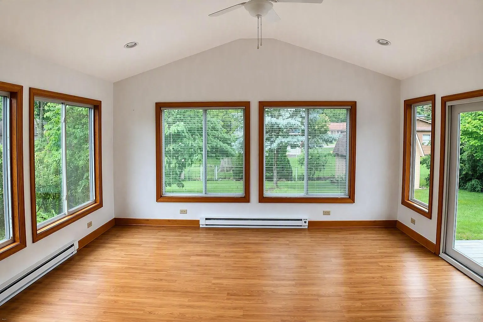 3 bed, 2000 sqft, $3,000 — Photo 4