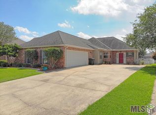 17574 Lake Azalea Dr, Baton Rouge, LA 70817