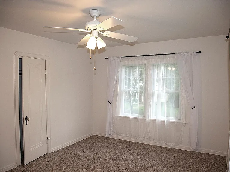 1199 Plainfield Rd — Photo 12