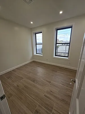 Rented by Outlive | media 14