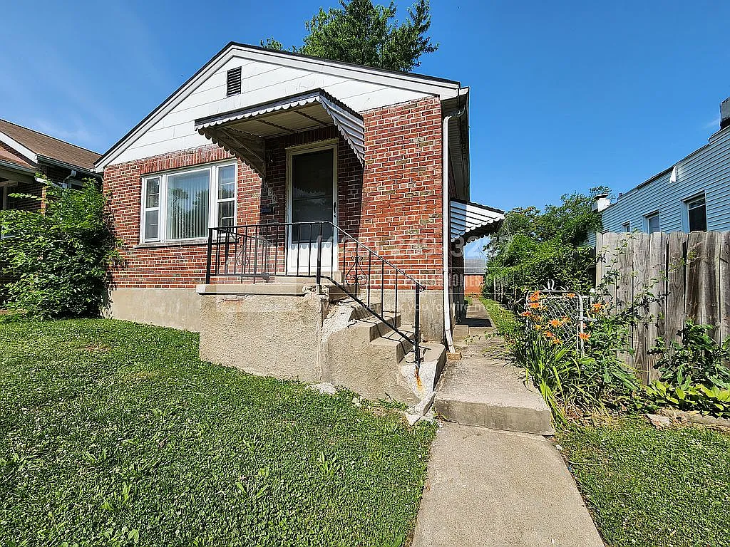 8939 Edna St photo 1