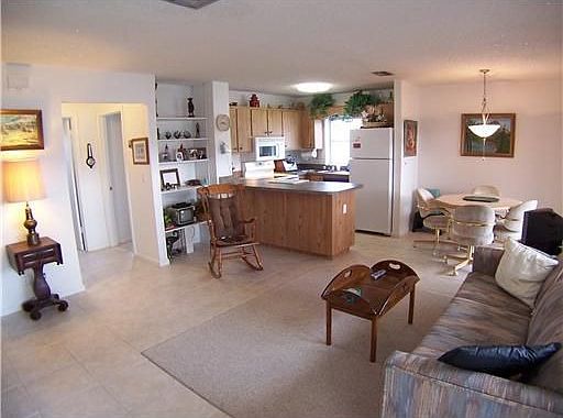 3rd image of 1125 15th Ave N APT 1B