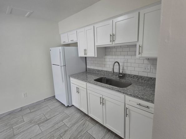 6713 Escondido Dr #B