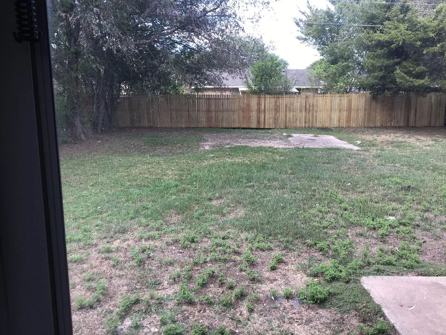 3 bed, 1.5 bath, 1438 sqft, $1,700 — Photo 2