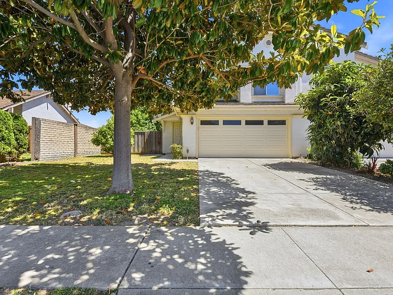 3808 Alder Ave — Photo 1