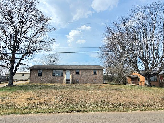 2nd image of 429 Circle Hill Dr