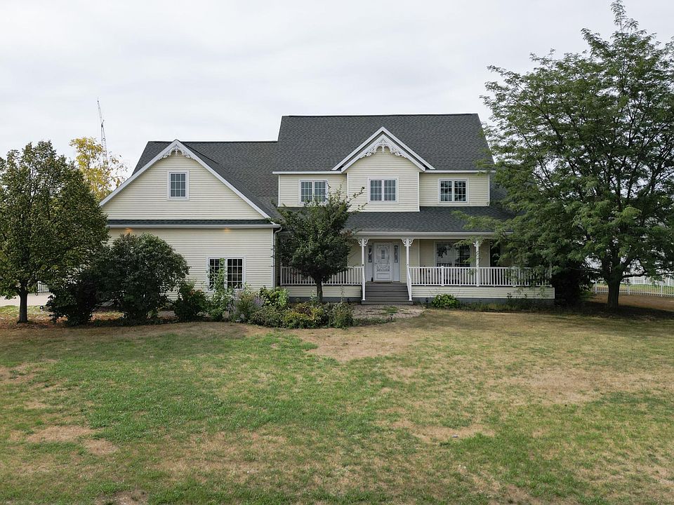 1st image of 210 Hackberry Ct