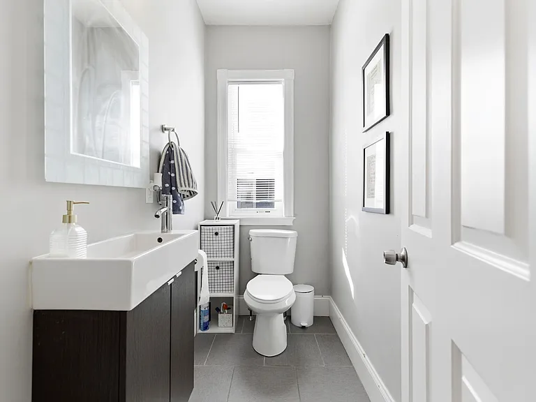 645 E 6th St #2 — Photo 15