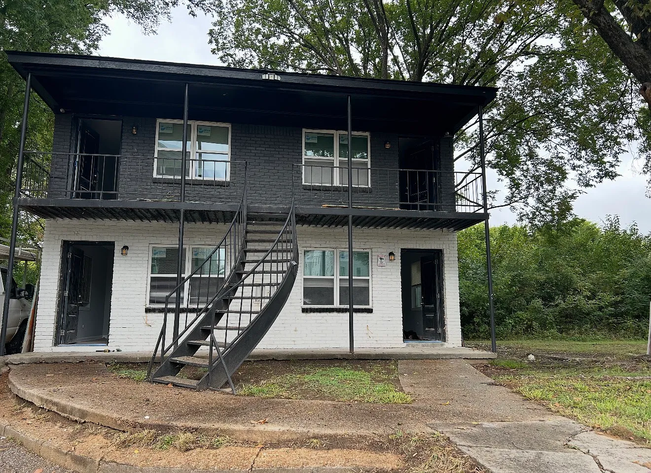 2 bed, 1200 sqft, $995 — Photo 1