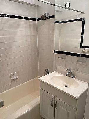 4th image of 327 W 30th St APT 2B