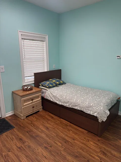 Studio, 350 sqft, $1,500 — Photo 3