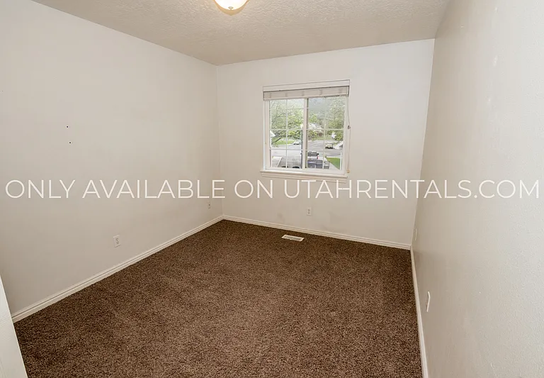 1057 S 810 E — Photo 25