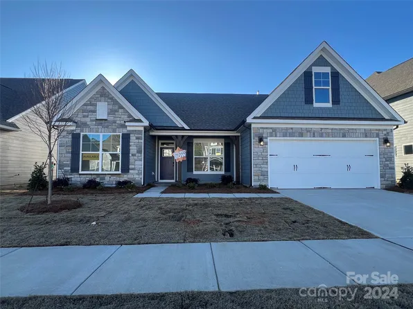 8723 Acadia Pkwy #617, Sherrills Ford, NC 28673