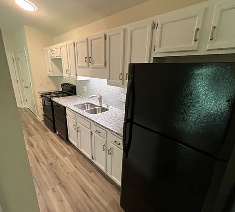 4th image of 702 Glendale Dr Unit 1-L