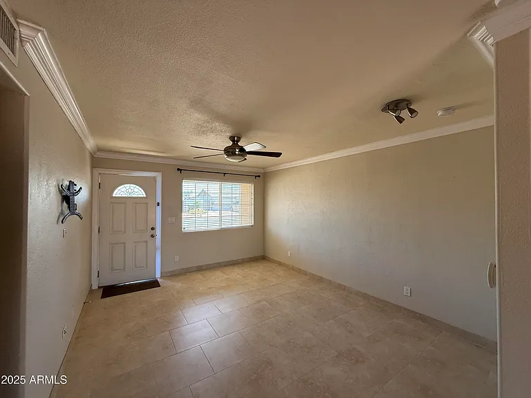 4032 E Hartford Ave — Photo 6