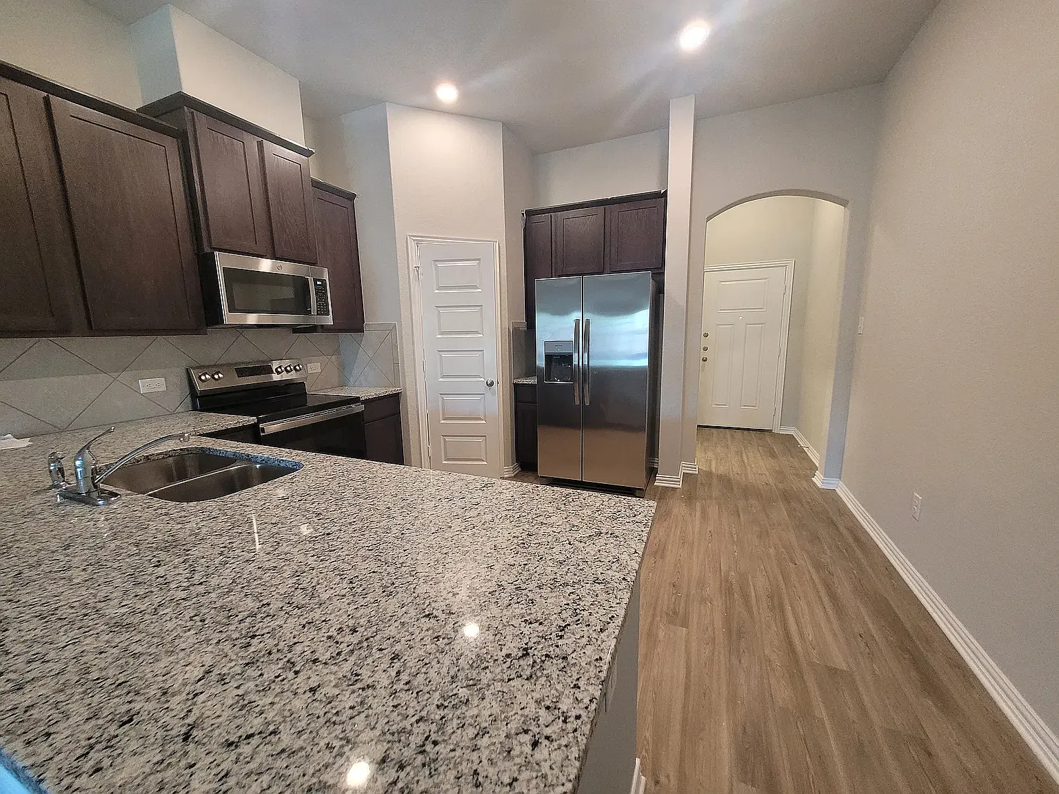 3 bed, 1300 sqft, $1,625 — Photo 4