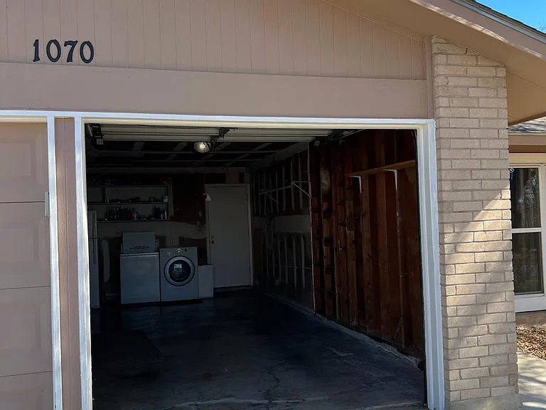 1070 Cloverbrook St — Photo 20